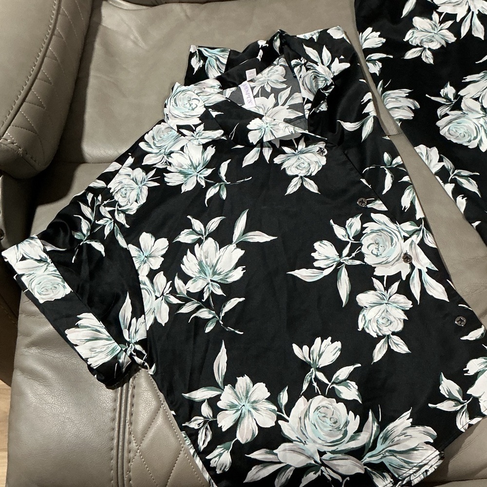 Floral Button-Front Women's Pajama Top in Black and White